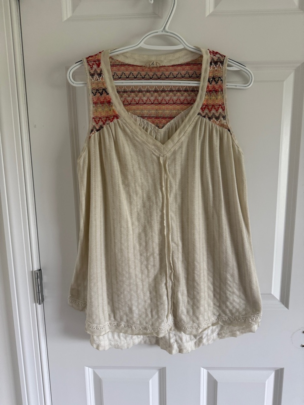 POL Cream Boho Sleeveless V-Neck Top with Chevron Knit Yoke Medium